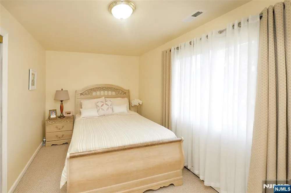 59 Hahn Avenue Rochelle Park, NJ 07662