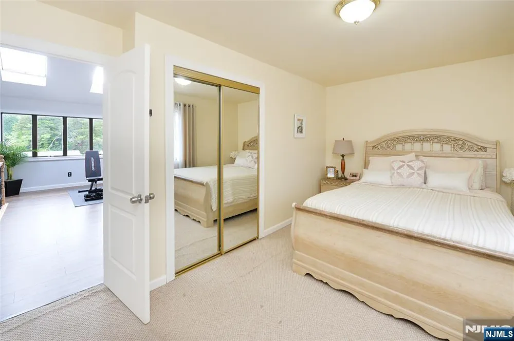59 Hahn Avenue Rochelle Park, NJ 07662