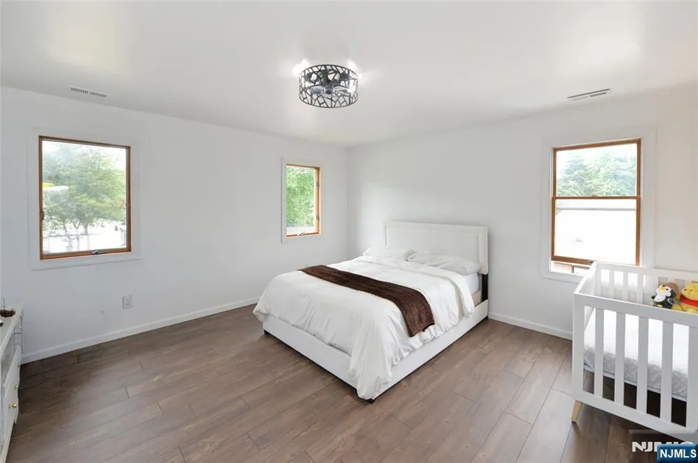 59 Hahn Avenue Rochelle Park, NJ 07662