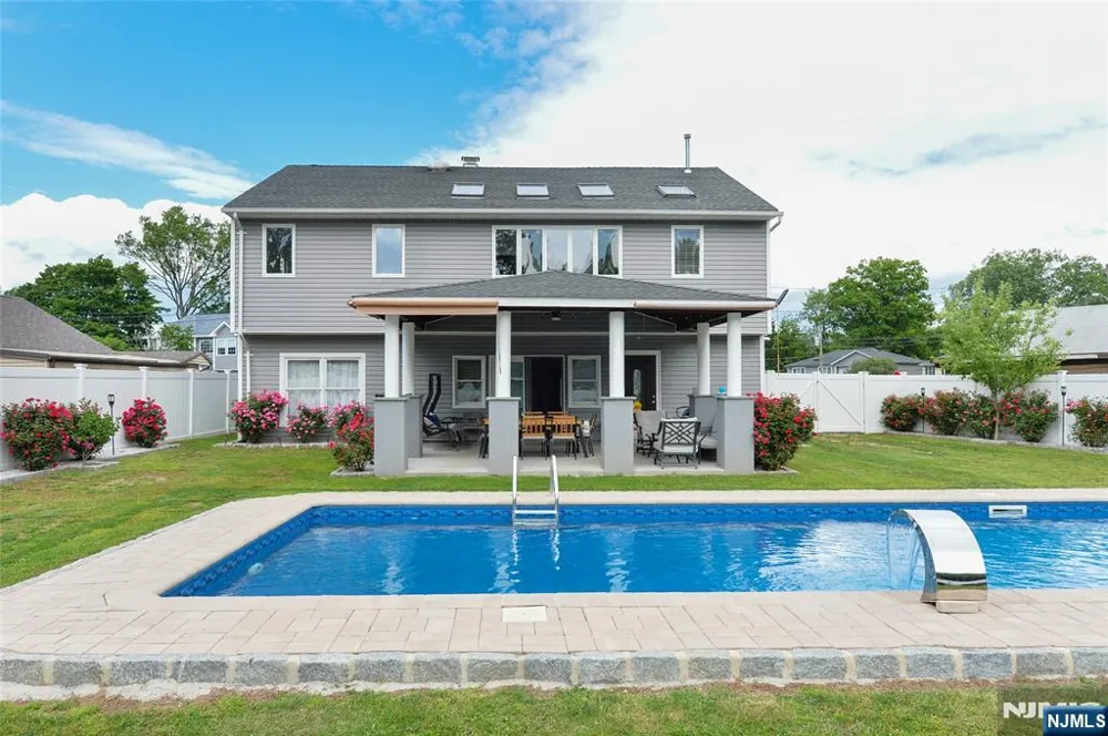 59 Hahn Avenue Rochelle Park, NJ 07662
