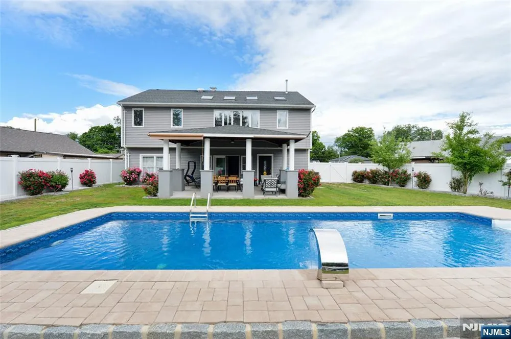 59 Hahn Avenue Rochelle Park, NJ 07662