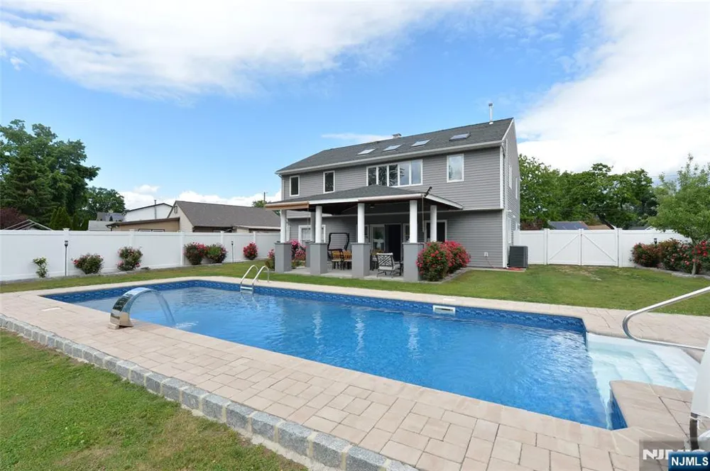 59 Hahn Avenue Rochelle Park, NJ 07662