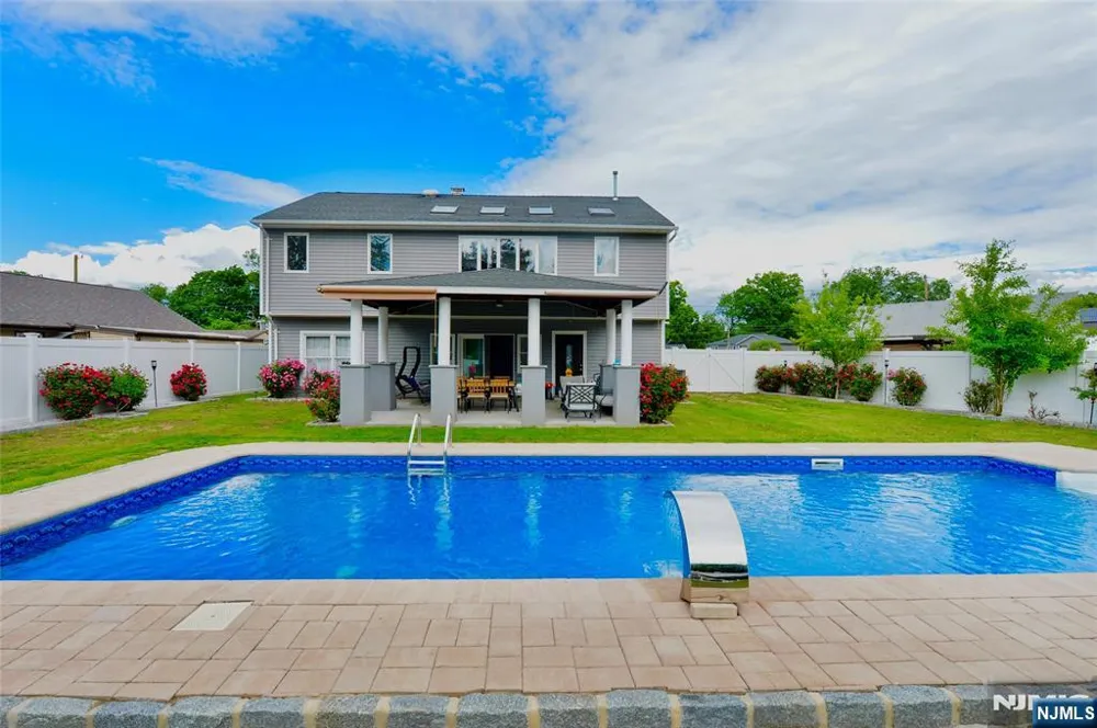 59 Hahn Avenue Rochelle Park, NJ 07662