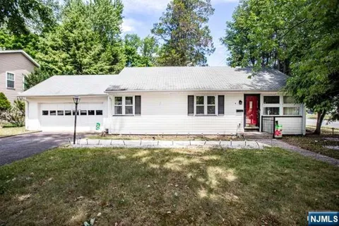 4 Beverly Road