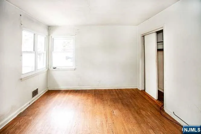 4 Beverly Road Glen Rock, NJ 07452