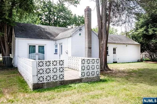 4 Beverly Road Glen Rock, NJ 07452