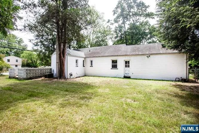 4 Beverly Road Glen Rock, NJ 07452