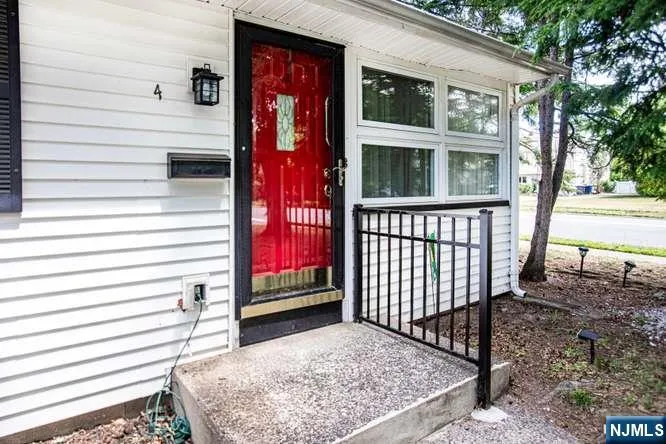 4 Beverly Road Glen Rock, NJ 07452