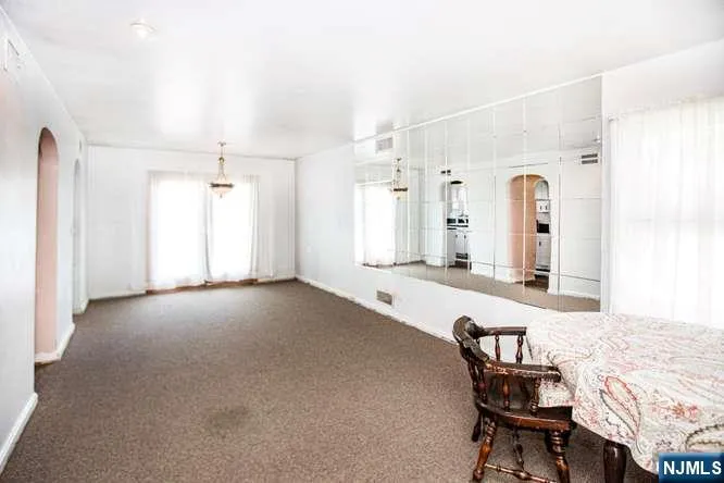 4 Beverly Road Glen Rock, NJ 07452