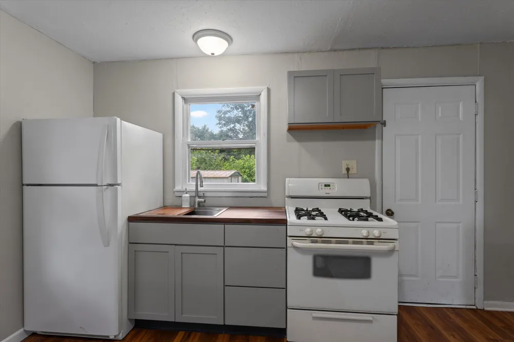 70324 Fairfield Drive Edwardsburg, MI 49112