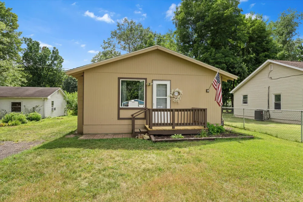 70324 Fairfield Drive Edwardsburg, MI 49112