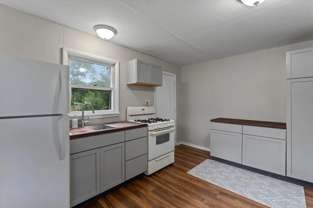 70324 Fairfield Drive Edwardsburg, MI 49112