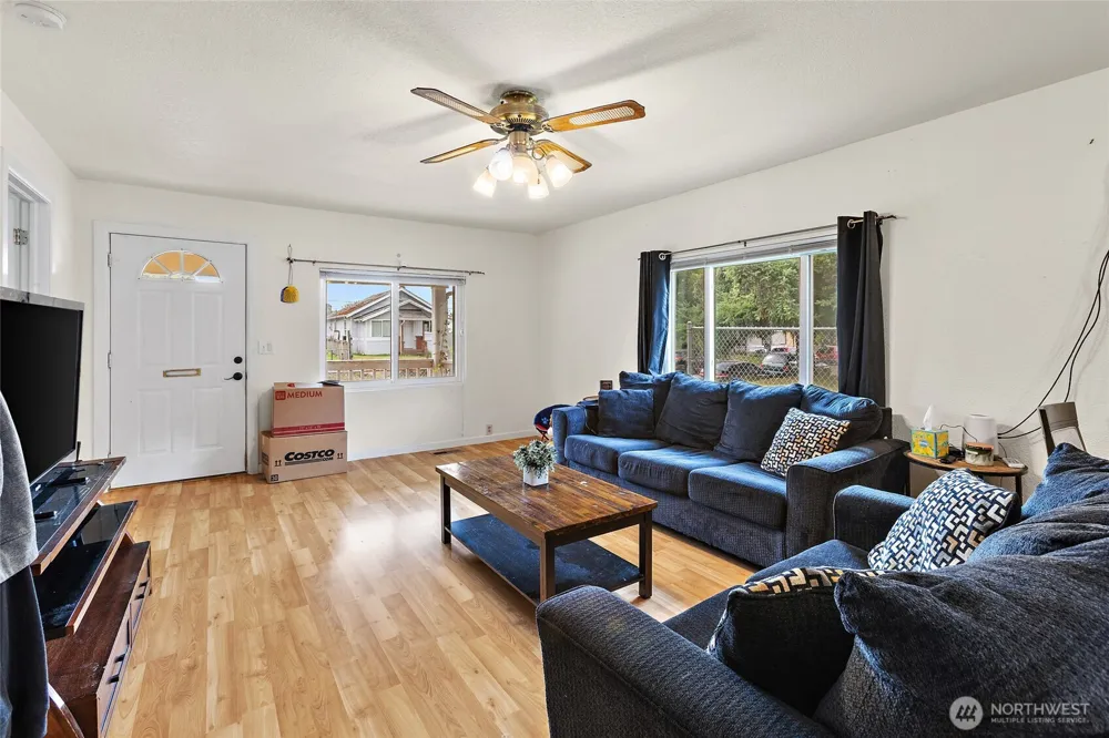 293 17th Avenue Longview, WA 98632
