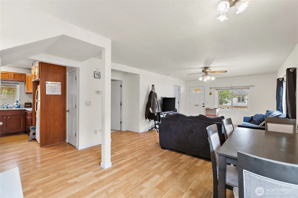 293 17th Avenue Longview, WA 98632