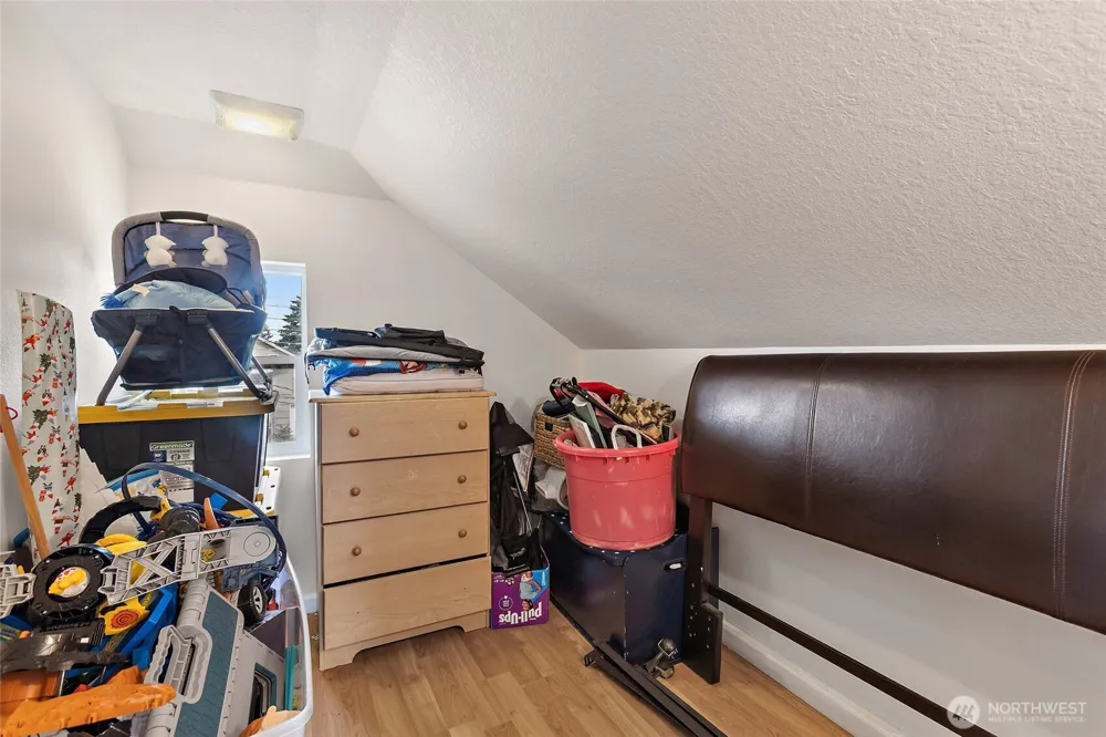 293 17th Avenue Longview, WA 98632