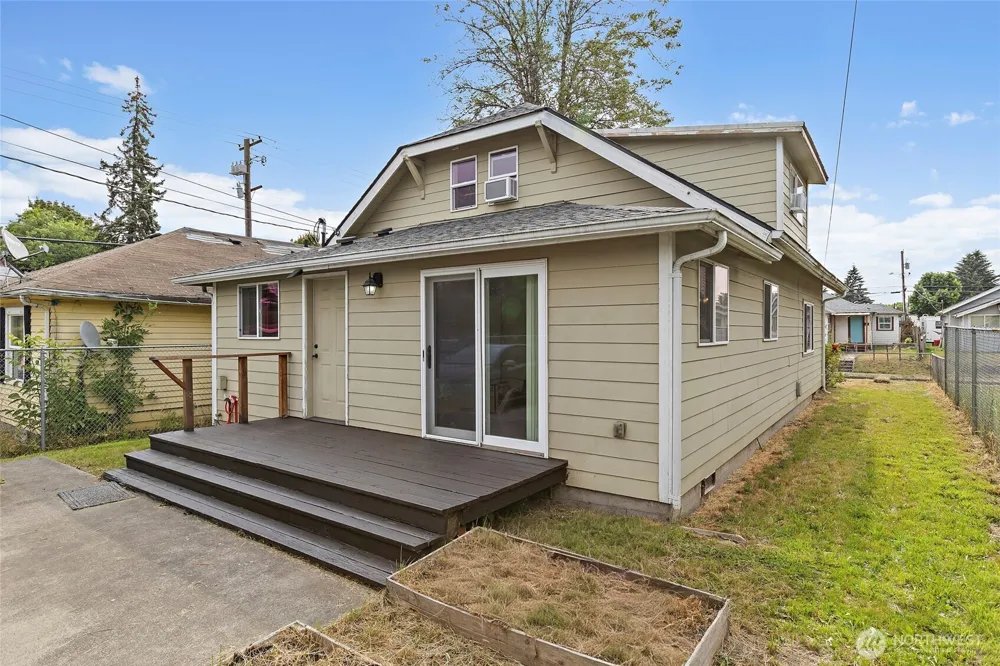 293 17th Avenue Longview, WA 98632
