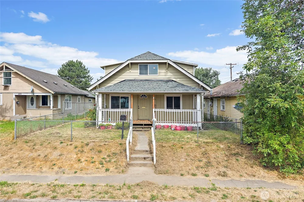 293 17th Avenue Longview, WA 98632