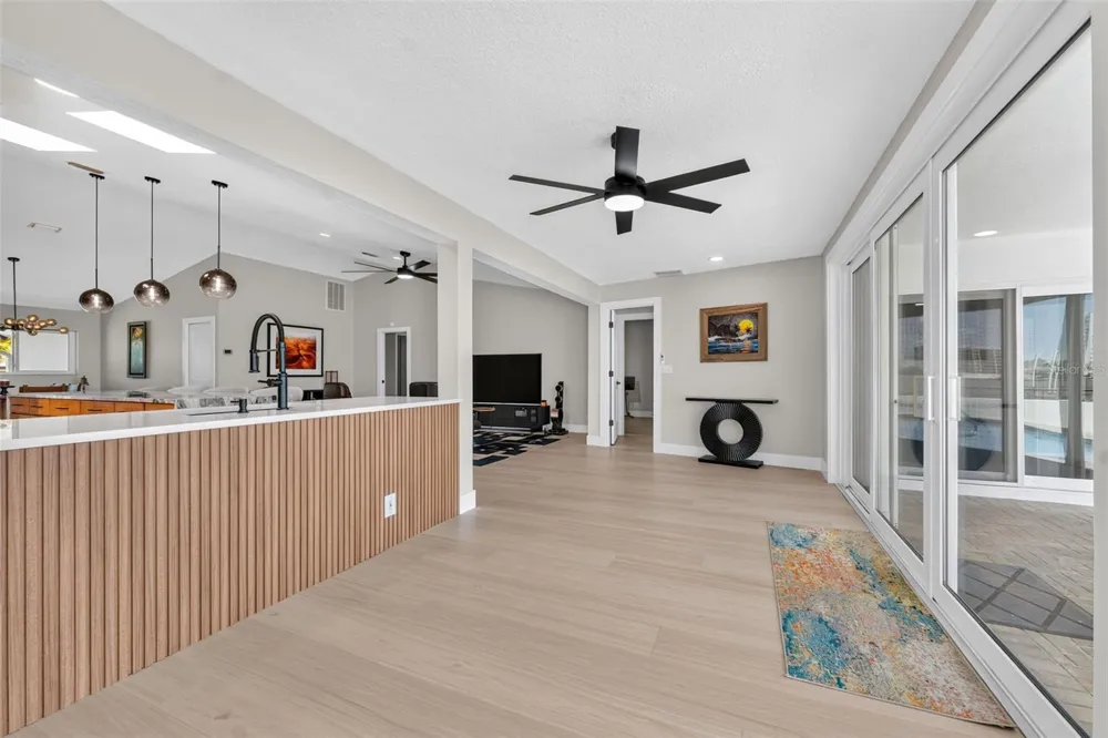2936 68TH AVENUE S St Petersburg, FL 33712