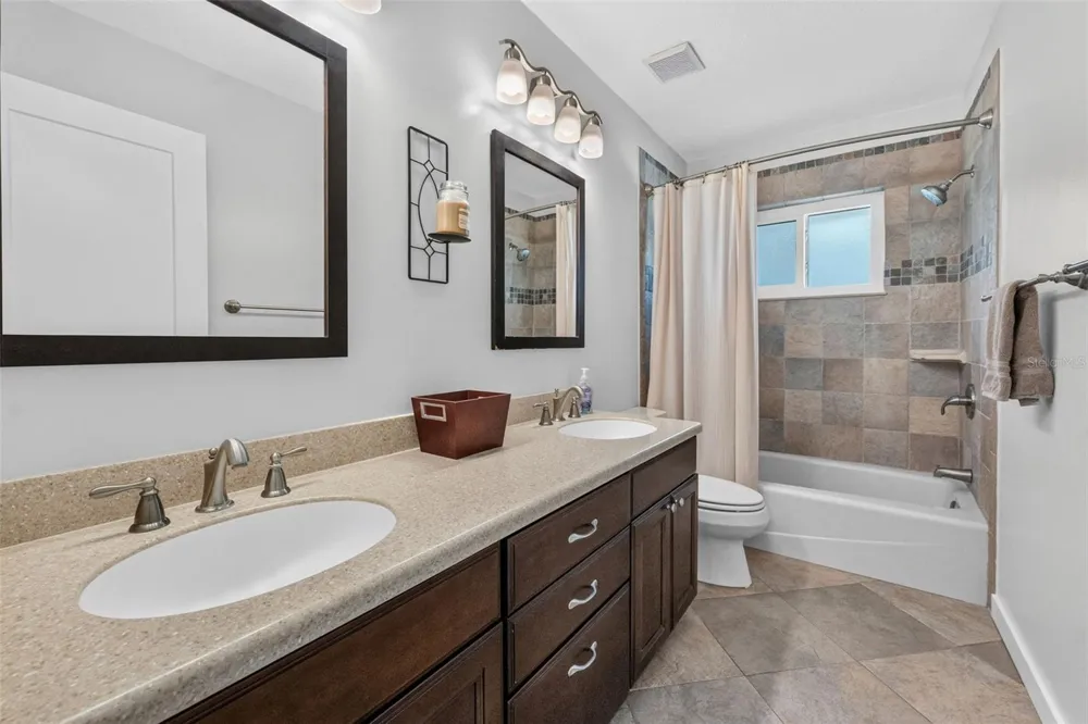 2936 68TH AVENUE S St Petersburg, FL 33712