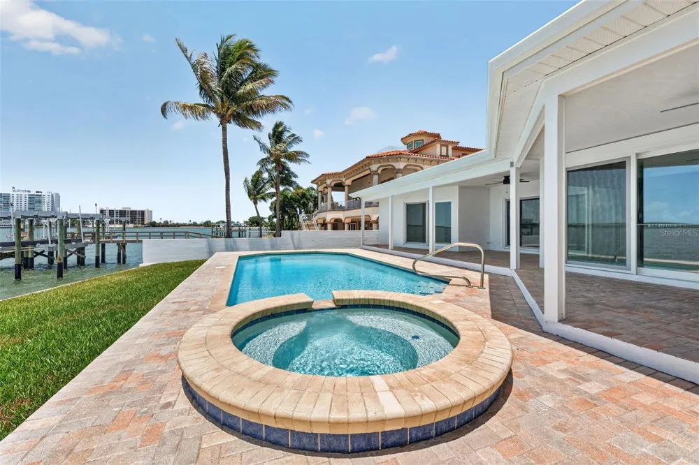 2936 68TH AVENUE S St Petersburg, FL 33712