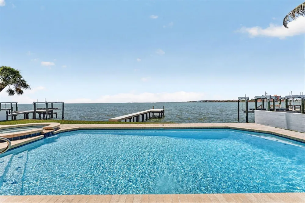2936 68TH AVENUE S St Petersburg, FL 33712