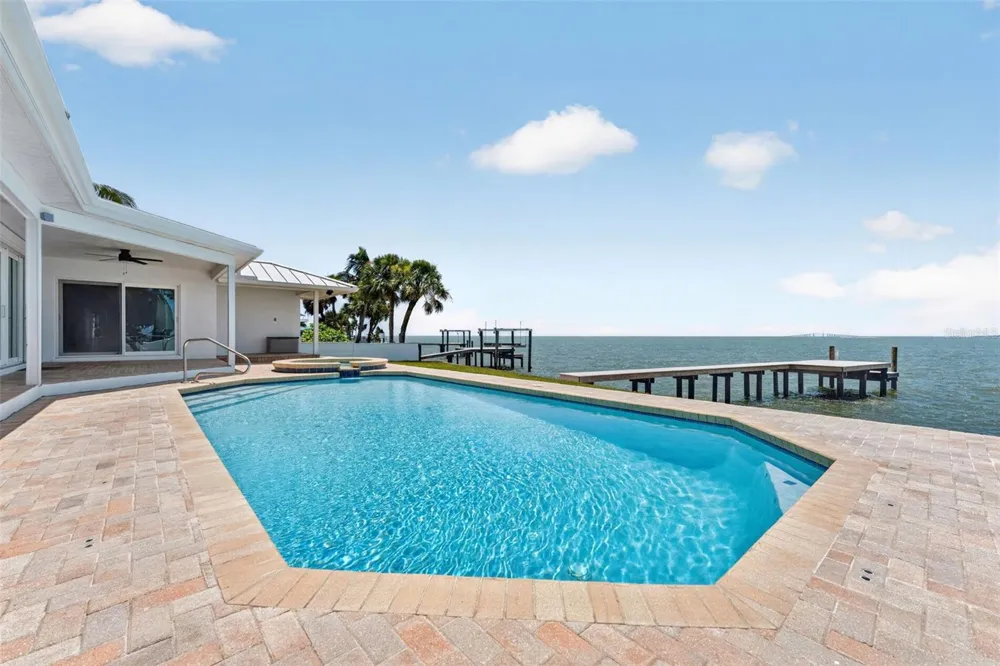 2936 68TH AVENUE S St Petersburg, FL 33712