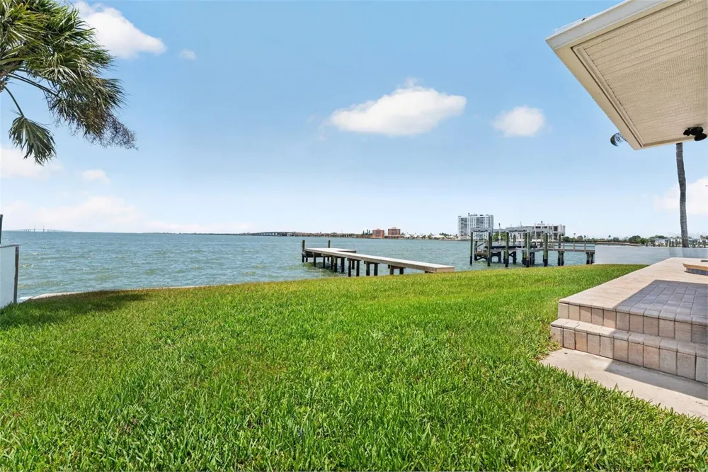 2936 68TH AVENUE S St Petersburg, FL 33712