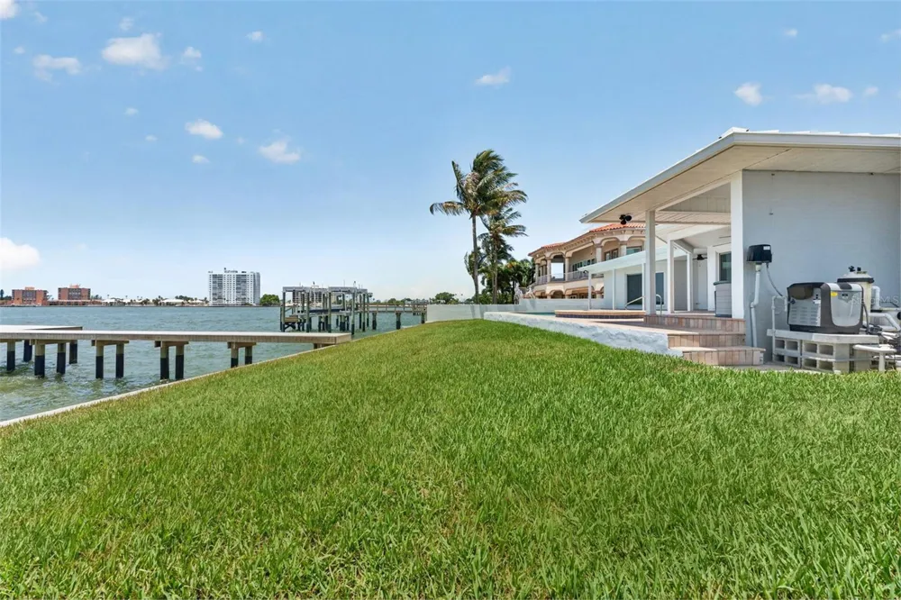 2936 68TH AVENUE S St Petersburg, FL 33712