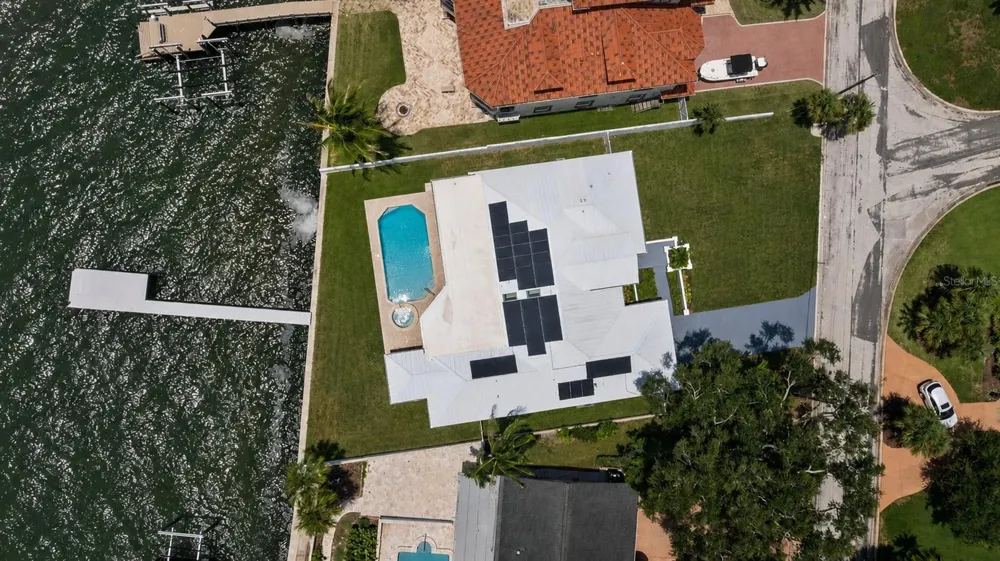 2936 68TH AVENUE S St Petersburg, FL 33712