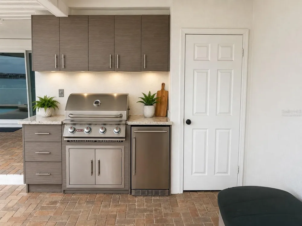 2936 68TH AVENUE S St Petersburg, FL 33712