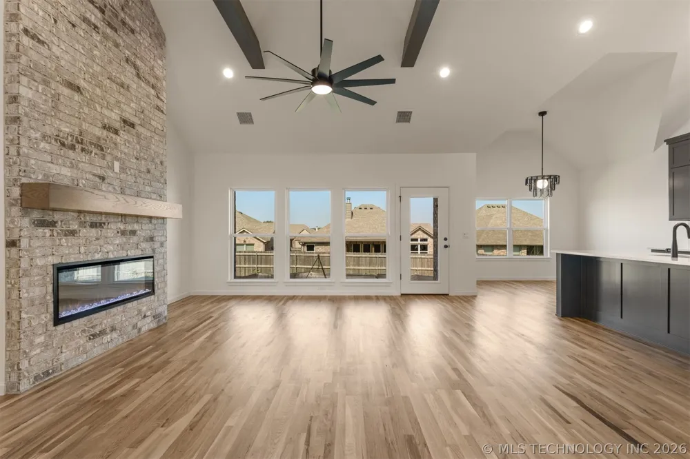 5114 S Everett Drive Sand Springs, OK 74063