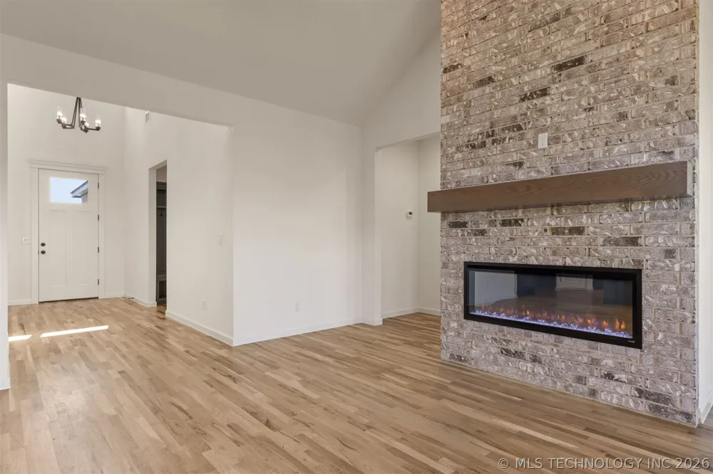 5114 S Everett Drive Sand Springs, OK 74063