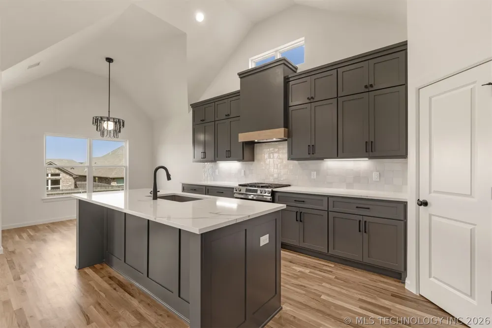 5114 S Everett Drive Sand Springs, OK 74063