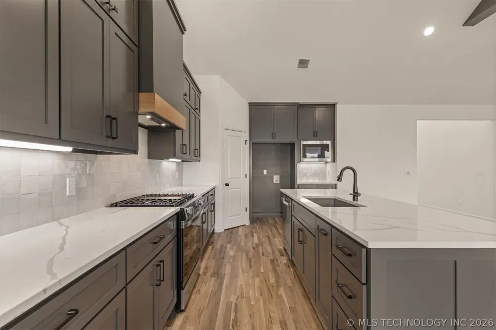 5114 S Everett Drive Sand Springs, OK 74063
