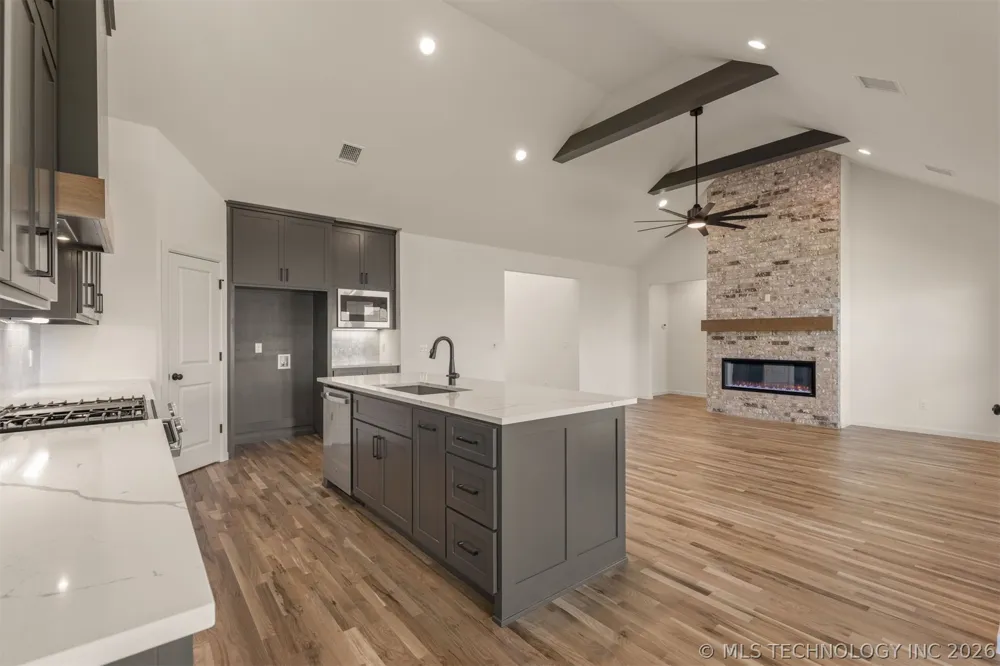 5114 S Everett Drive Sand Springs, OK 74063