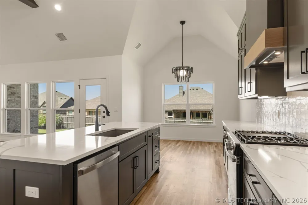 5114 S Everett Drive Sand Springs, OK 74063