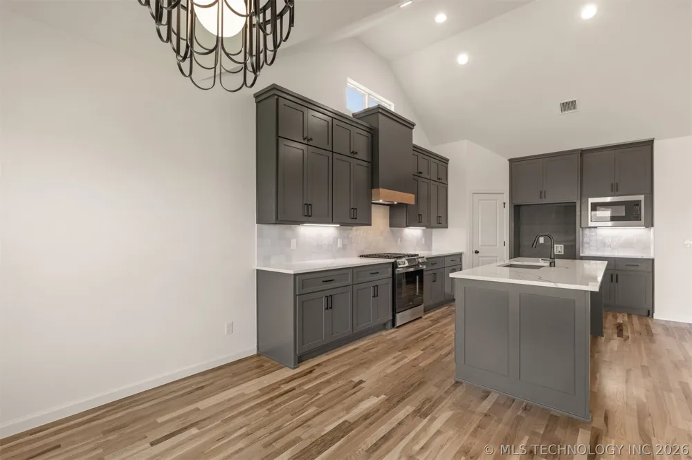 5114 S Everett Drive Sand Springs, OK 74063