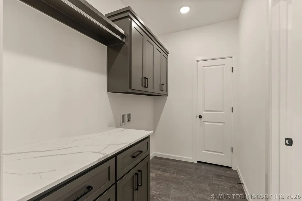 5114 S Everett Drive Sand Springs, OK 74063