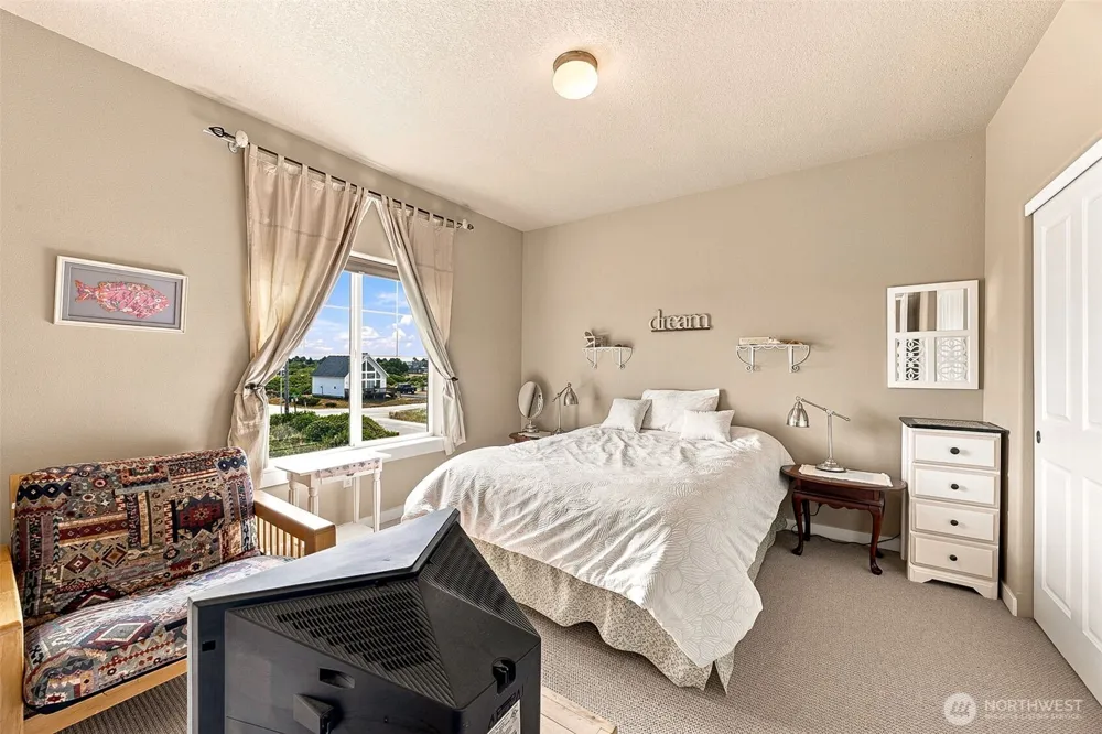 598 Marine View Drive SW Ocean Shores, WA 98569
