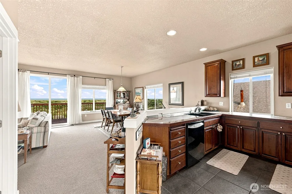 598 Marine View Drive SW Ocean Shores, WA 98569