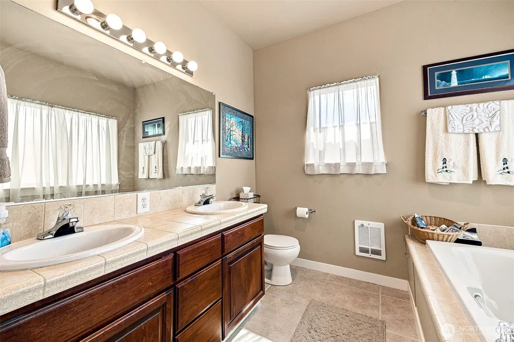 598 Marine View Drive SW Ocean Shores, WA 98569