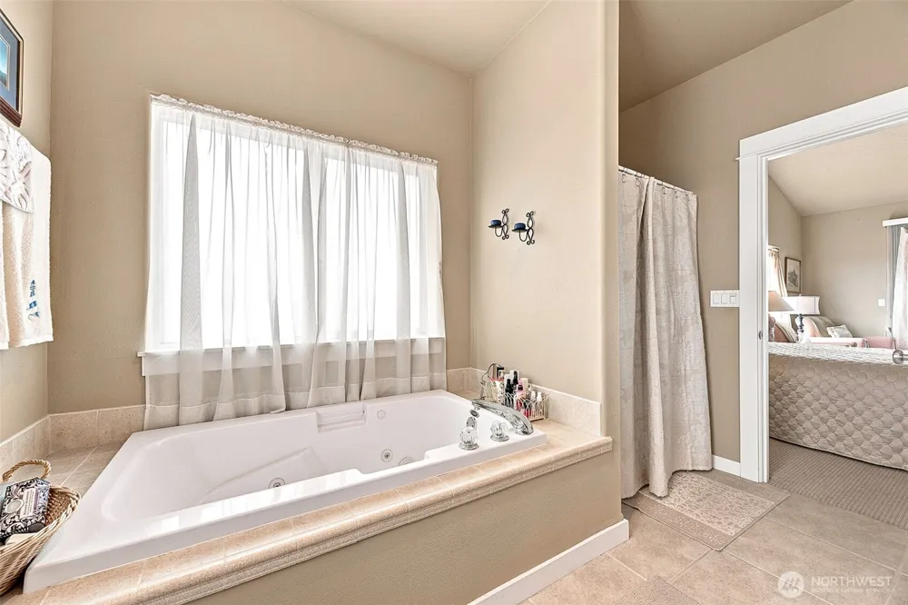598 Marine View Drive SW Ocean Shores, WA 98569