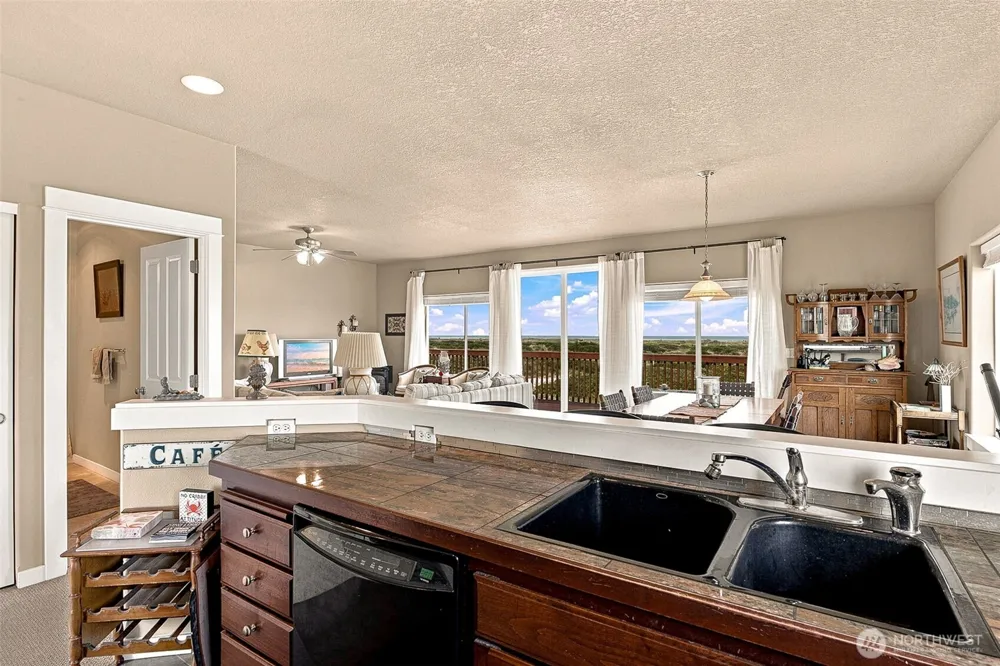 598 Marine View Drive SW Ocean Shores, WA 98569
