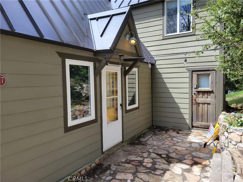 177 Craghill Cedar Glen, CA 92321