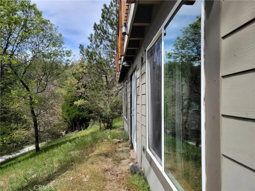 177 Craghill Cedar Glen, CA 92321