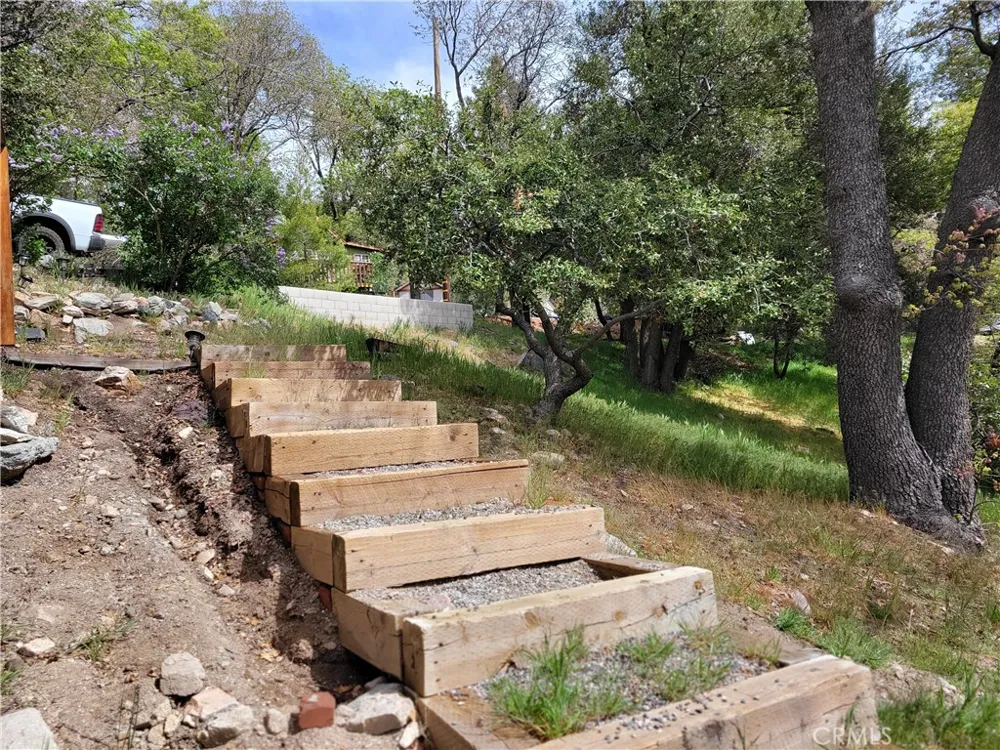 177 Craghill Cedar Glen, CA 92321