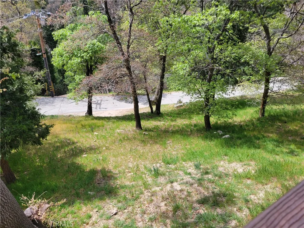 177 Craghill Cedar Glen, CA 92321