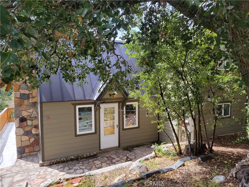 177 Craghill Cedar Glen, CA 92321