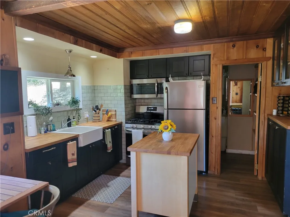 177 Craghill Cedar Glen, CA 92321