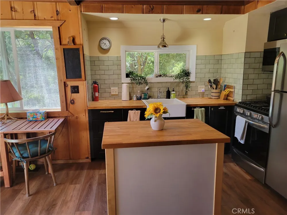 177 Craghill Cedar Glen, CA 92321